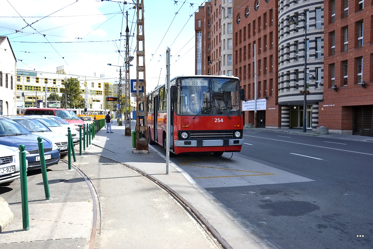 布达佩斯, Ikarus 280.94 # 254; 布达佩斯 — Abandoned tram lines
