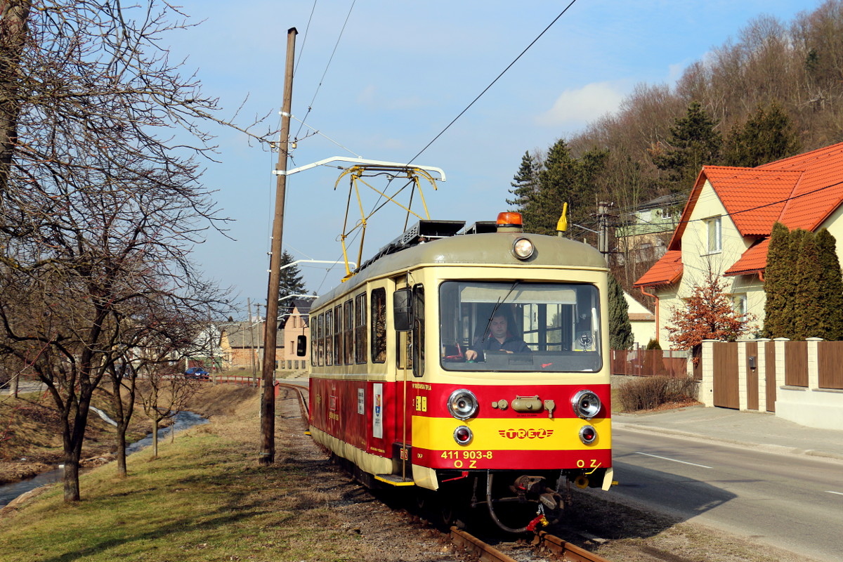 Trencsénteplic, Vagónka Studénka EMU 46.1 — 411.903-8