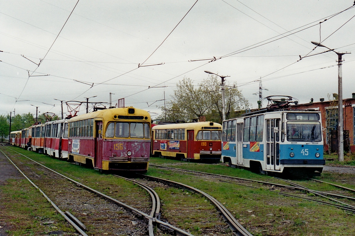 Komsomolsk-na-Amur, RVZ-6M2 nr. 156; Komsomolsk-na-Amur, 71-132 (LM-93) nr. 45