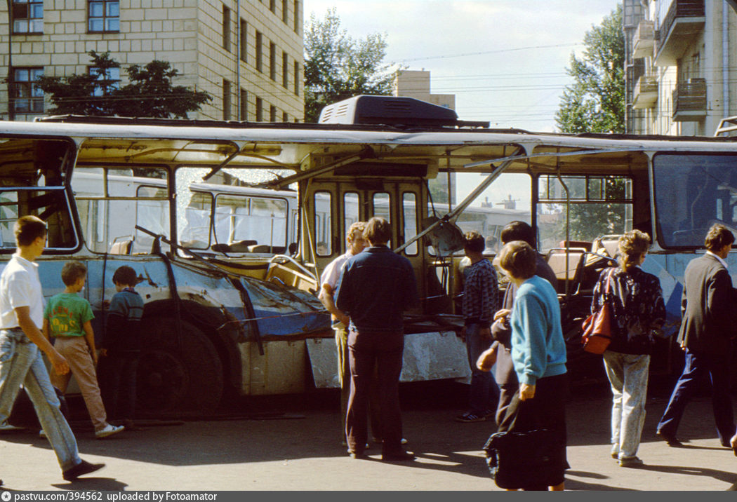 Москва, ЗиУ-683Б [Б00] № 4608; Москва — Троллейбусные баррикады в августе 1991
