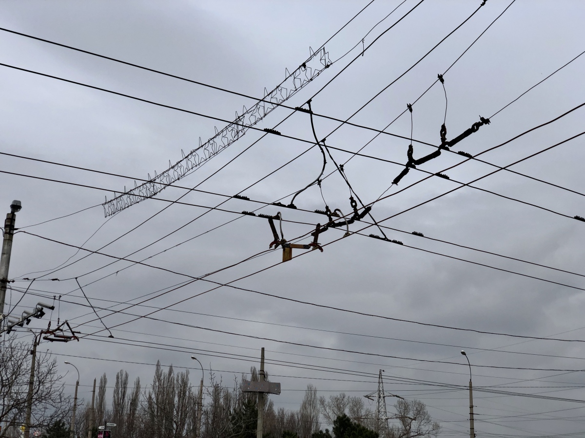 Крымский троллейбус — Контактная сеть, спецчасти и инфраструктура