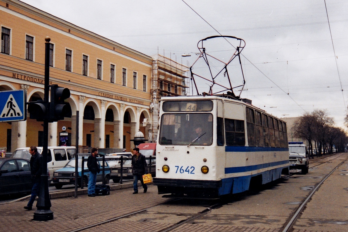 Санкт-Петербург, ЛМ-68М № 7642