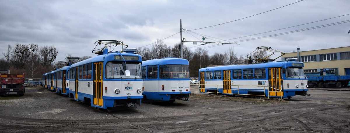 Острава, Tatra T3SUCS № 929; Острава, Tatra T3G № 1031; Острава, Tatra T3G № 1042