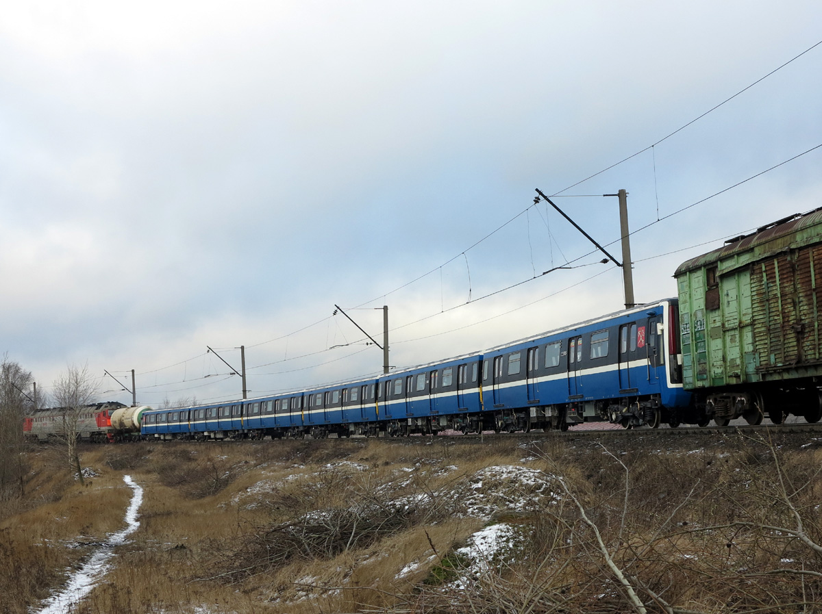 Санкт-Петербург, 81-722 «Юбилейный» № 22018; Санкт-Петербург — Метрополитен — Перегонка вагонов метро по ж/д