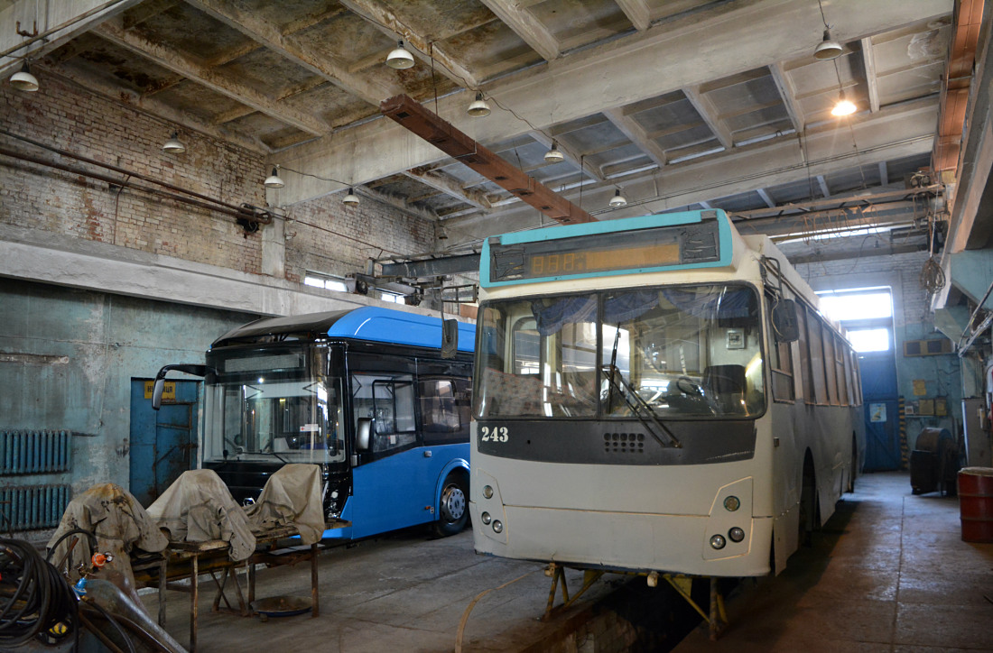 Владивосток, ЗиУ-682Г-016.02 № 243; Владивосток — Текущие ремонты и основные узлы троллейбусов