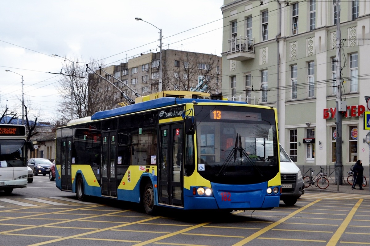 Движения троллейбуса 13. Троллейбус 13 Краснодар. Краснодар троллейбус 013. Краснодар троллейбус 13 маршрут. Троллейбусная остановка Краснодар 1.