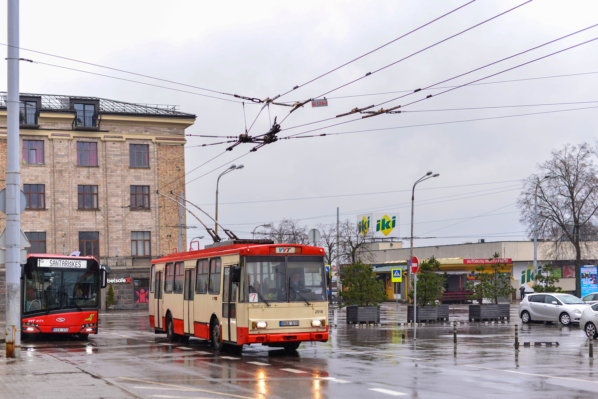 Вилнюс, Škoda 14Tr02/6 № 2518