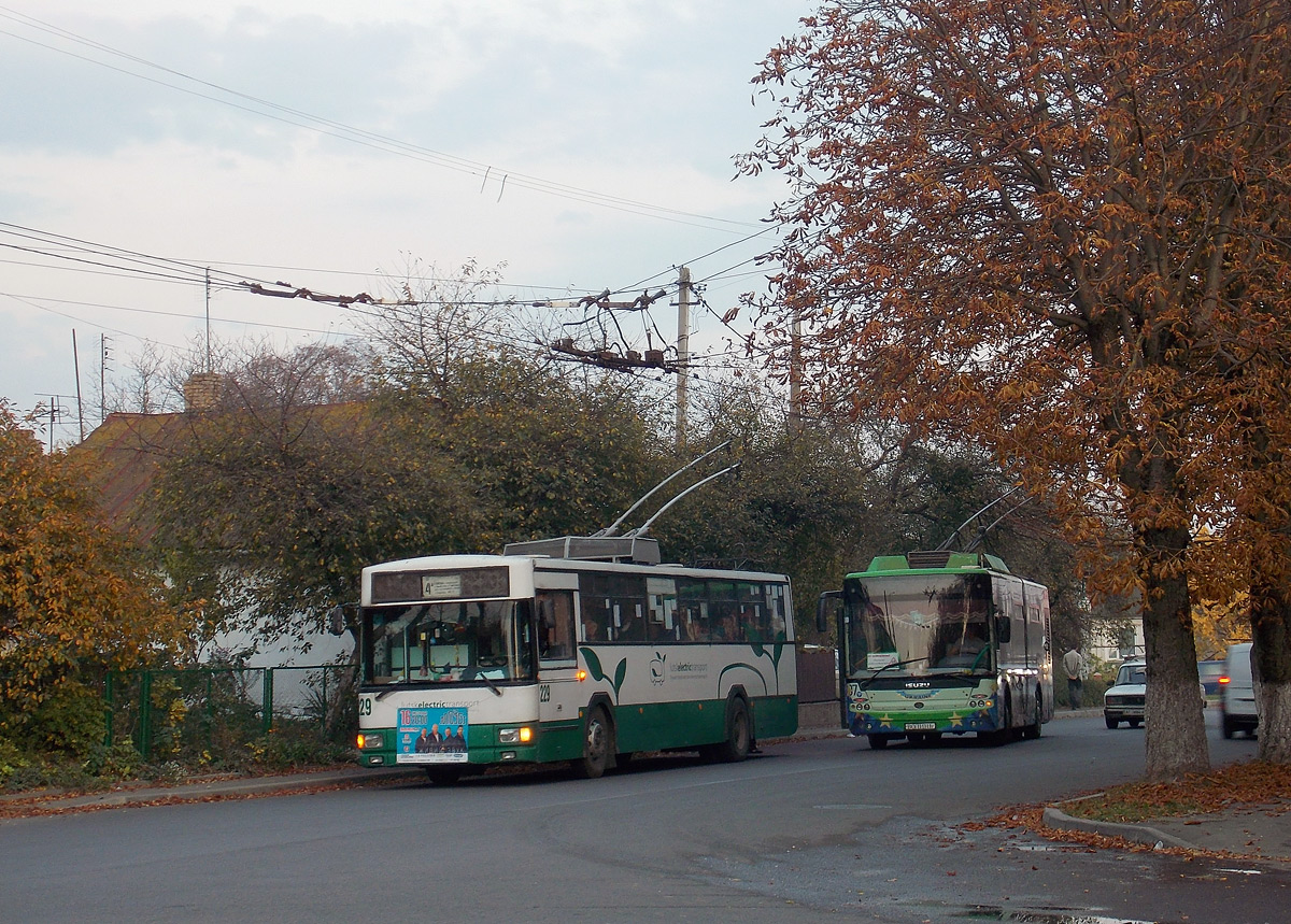 Луцк, MPK/Jelcz 120MT № 229; Луцк, Богдан Т50110 № 207