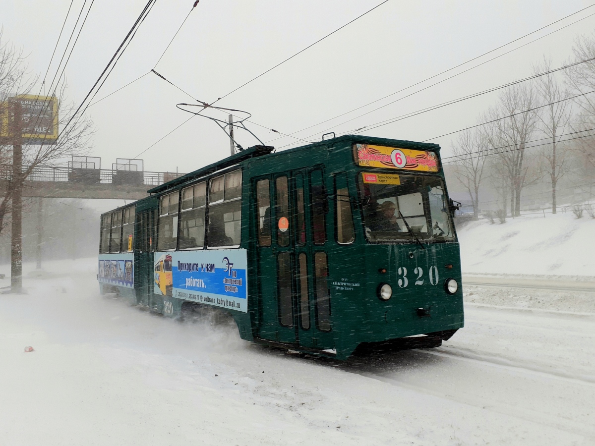 Владивосток, 71-132 (ЛМ-93) № 320; Владивосток — Снегопады