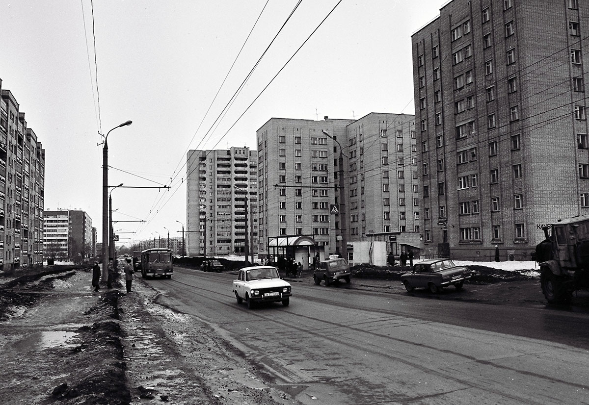 Iževsk — Electric transit lines; Iževsk — Old photos