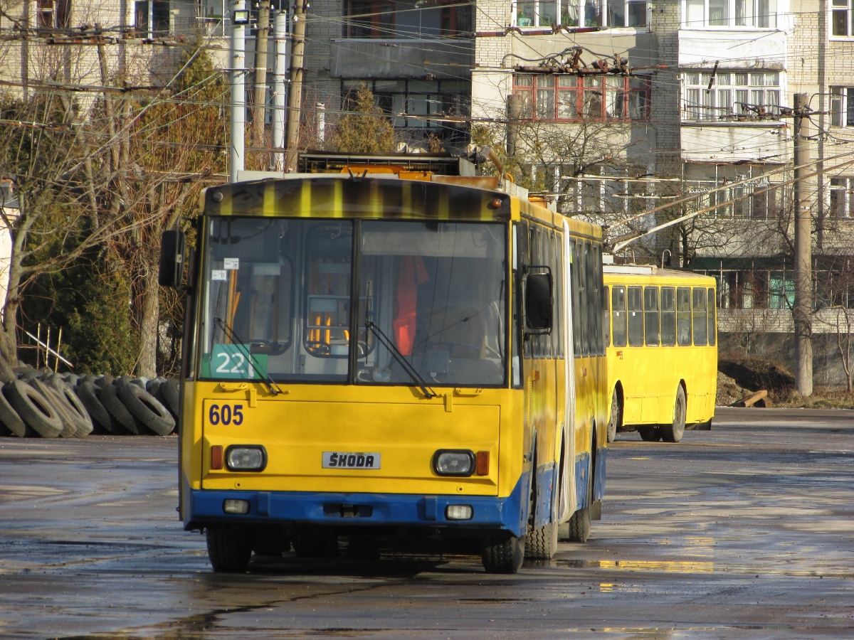 Львов, Škoda 15Tr08/6 № 605