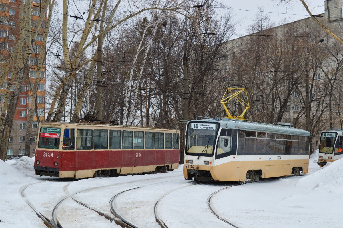 Novosibirskas, 71-605 (KTM-5M3) nr. 3104; Novosibirskas, 71-619K nr. 3134