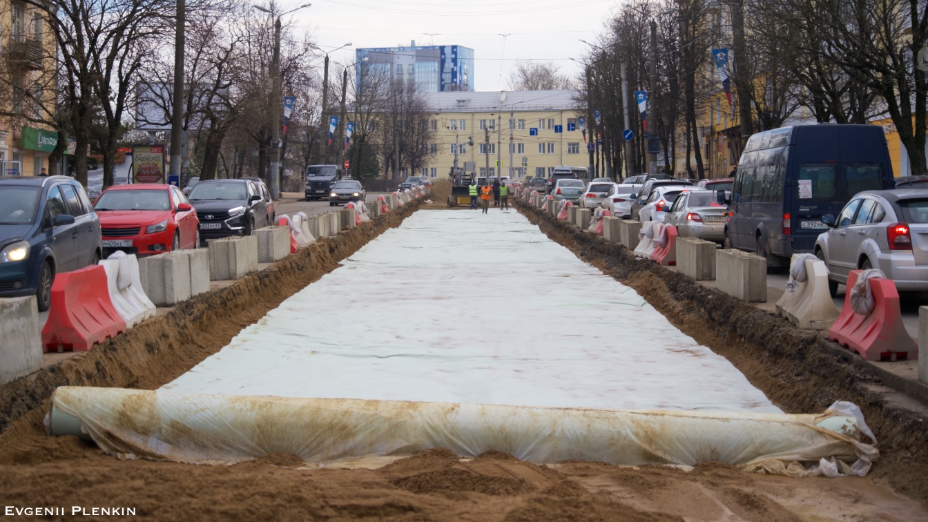 斯摩棱斯克 — Constructions, track reconstructions and repairings