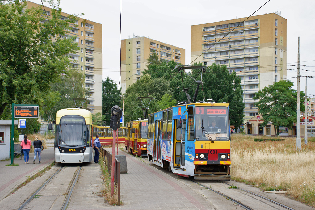 Лодзь, Bombardier Cityrunner № 1204; Лодзь, Konstal 805Na № 1601; Лодзь — Конечные станции и разворотные кольца