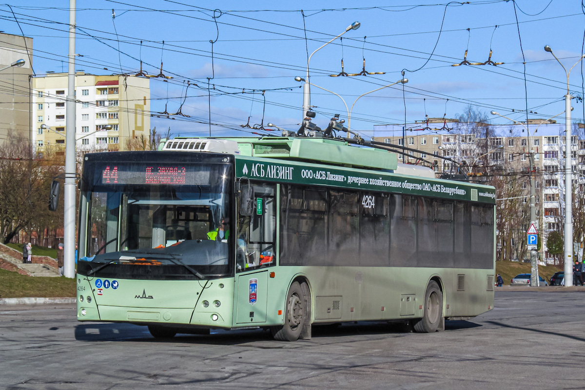 Троллейбус МАЗ 203т70.