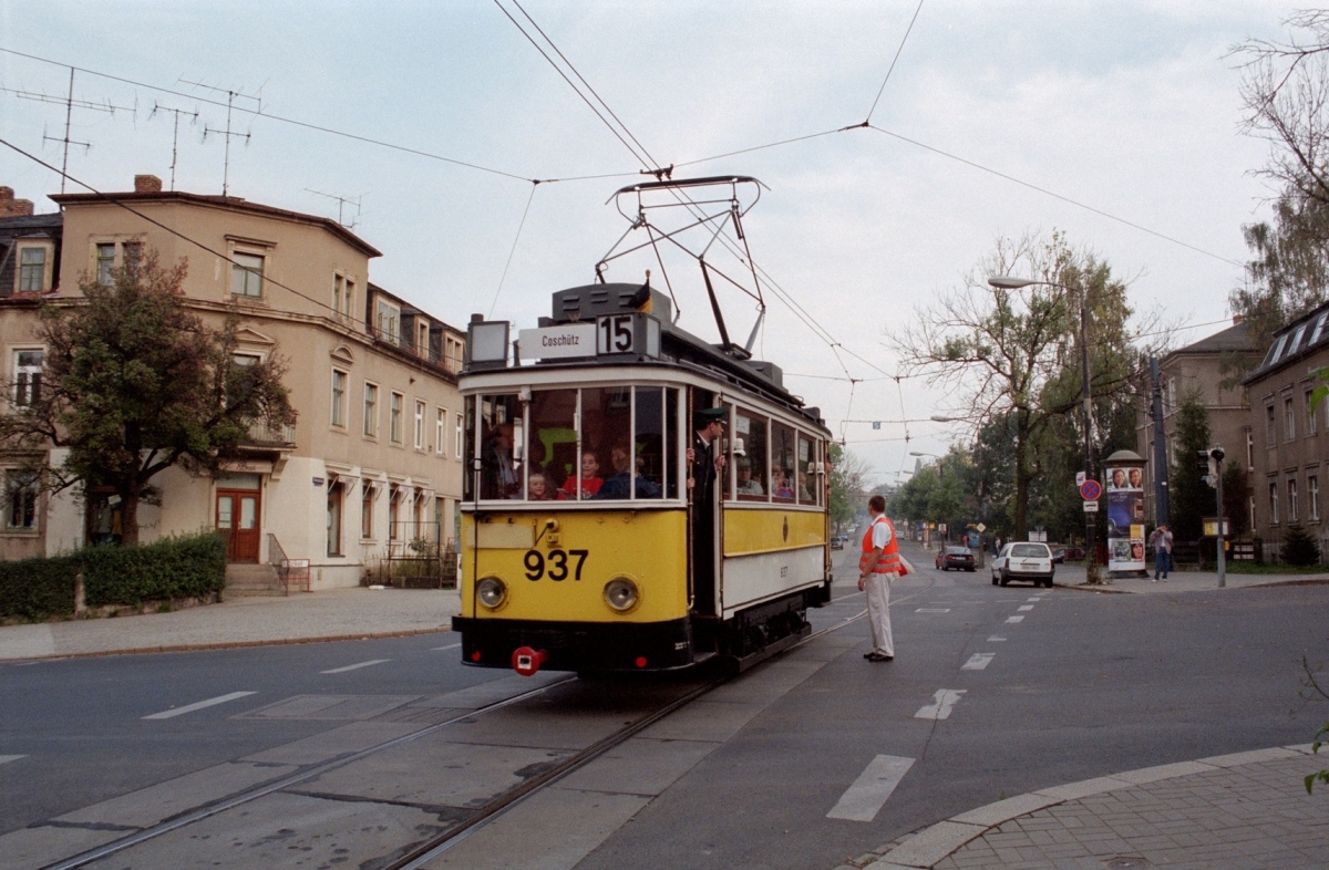 Дрезден, Двухосный моторный Dresden № 937 (201 302); Дрезден — Последний день трамвайного движения в разделе Лёбтау — Кошиц маршрута 8 (26.09.1998)