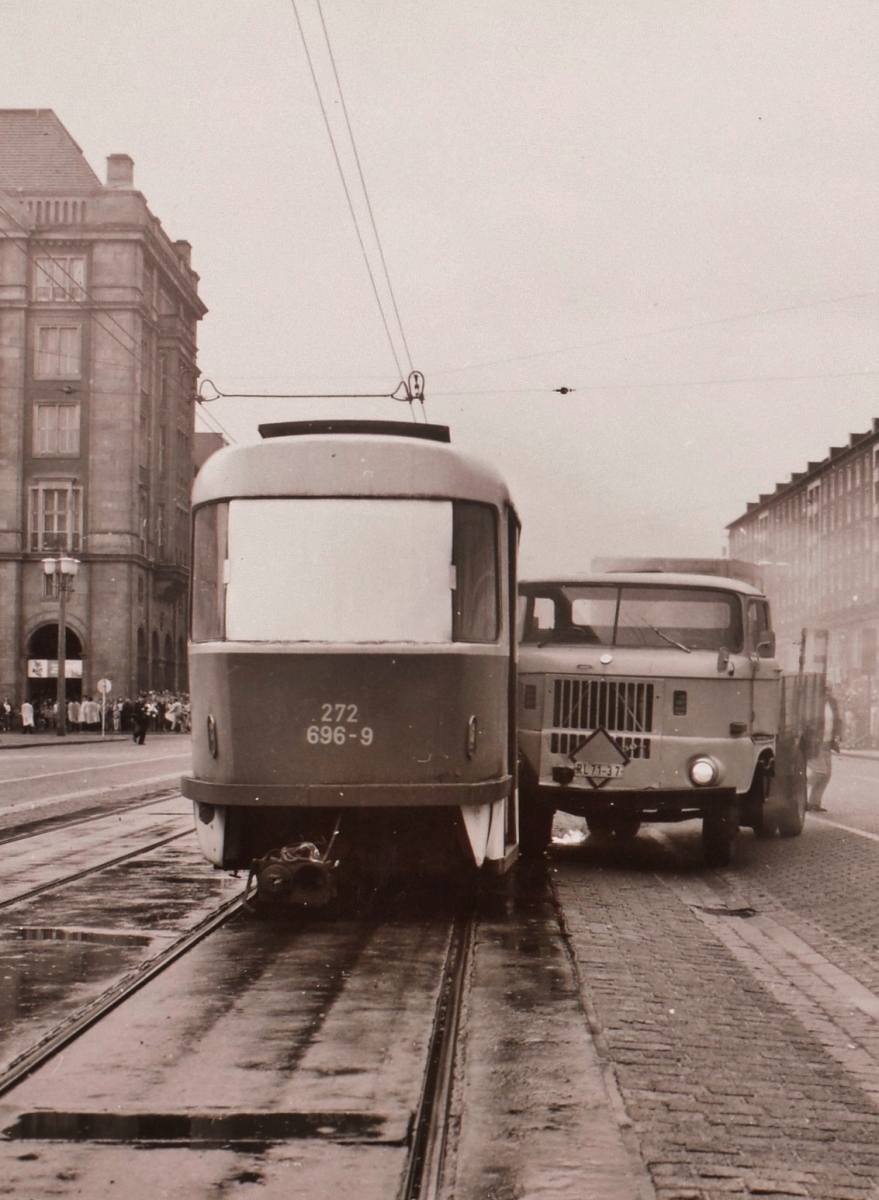 Дрезден, Tatra T4D № 222 835; Дрезден — Старые фотографии (трамвай)