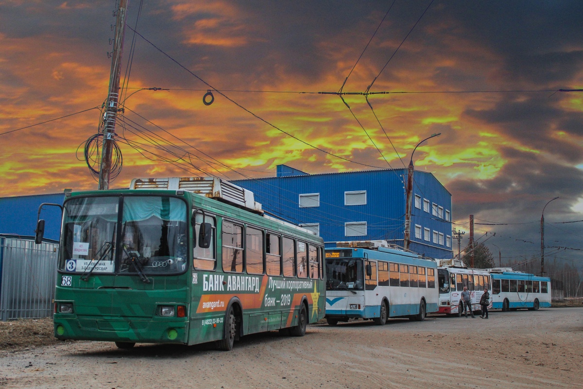 Tver, LiAZ-5280 nr. 68