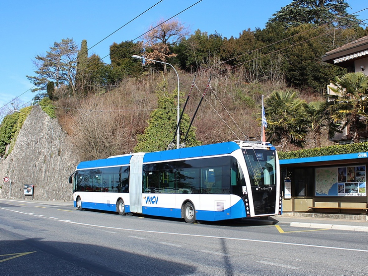 Вёве - Монтрё - Блоне, Van Hool Exqui.City 18 № 810