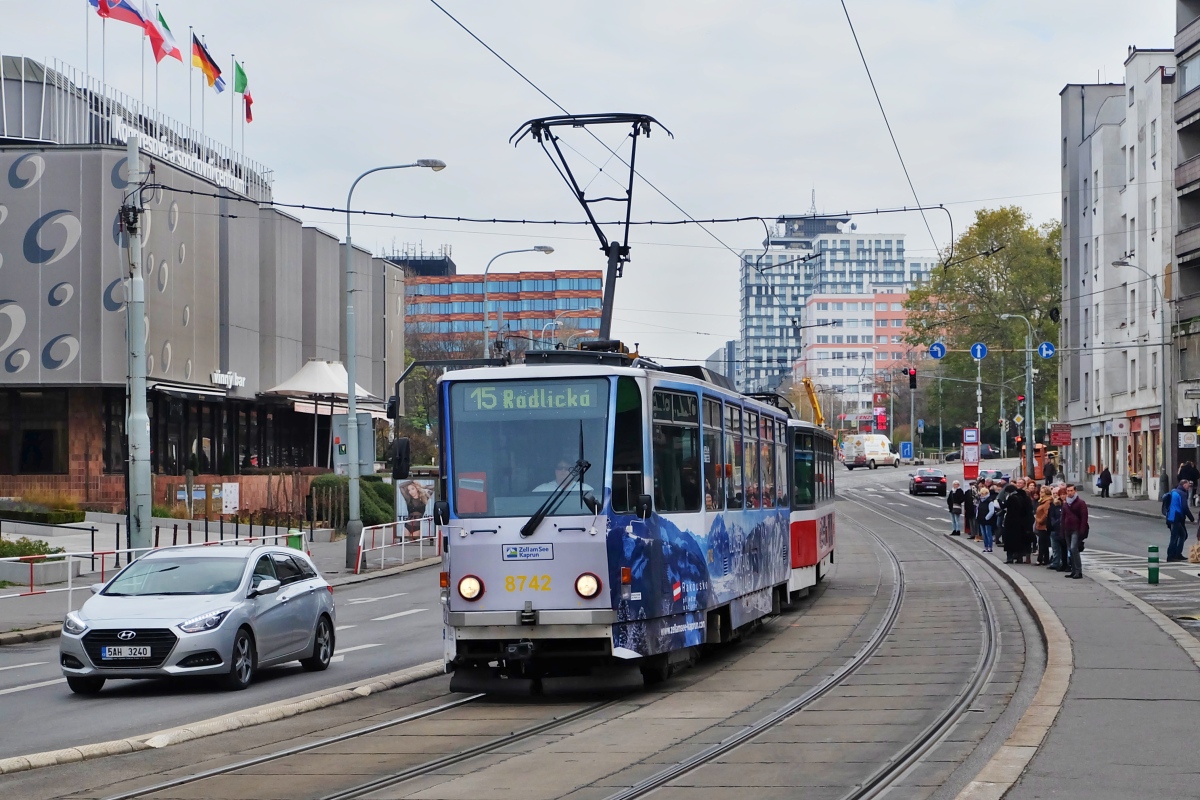 Прага, Tatra T6A5 № 8742