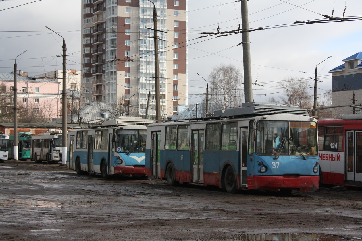 Цвер, ВЗТМ-5284 № 37; Цвер — Троллейбусный парк