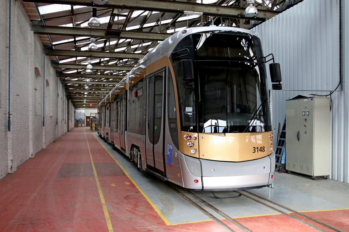 Брюссель, Bombardier T3000 № 3148; Брюгге — Трамвайный завод