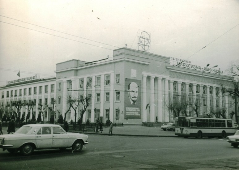 Almaty, ZiU-682V № 34; Almaty — Old photos; Almaty — Trolleybus Lines