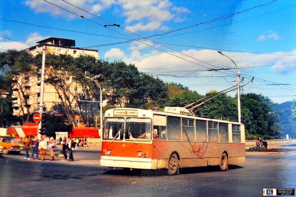 Владивосток, ЗиУ-682В [В00] № 190; Владивосток — Исторические фотографии — троллейбус