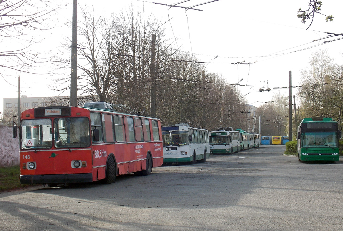 Lutsk, ZiU-682V [V00] № 148; Lutsk — Trolley-bus hous
