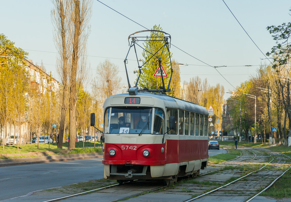 Киев, Tatra T3SU № 5742