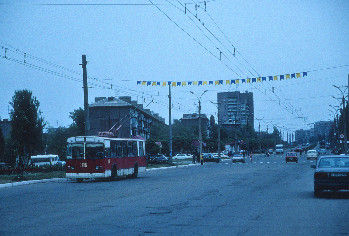 Алчевск, ЗиУ-682В [В00] № 316; Алчевск — Старые фотографии: Серии иностранных авторов