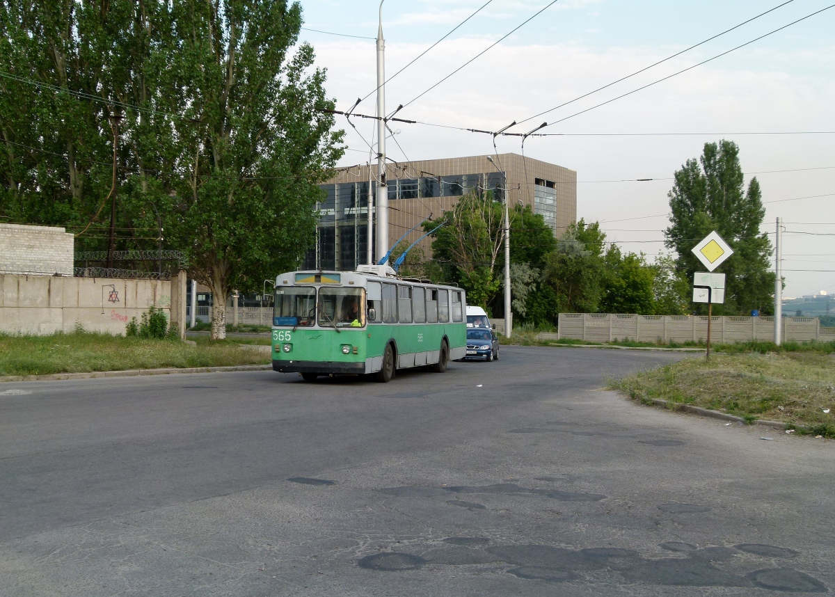 Zaporizhzhia, ZiU-682V-012 [V0A] № 565; Zaporizhzhia — Trolleybus terminus stations