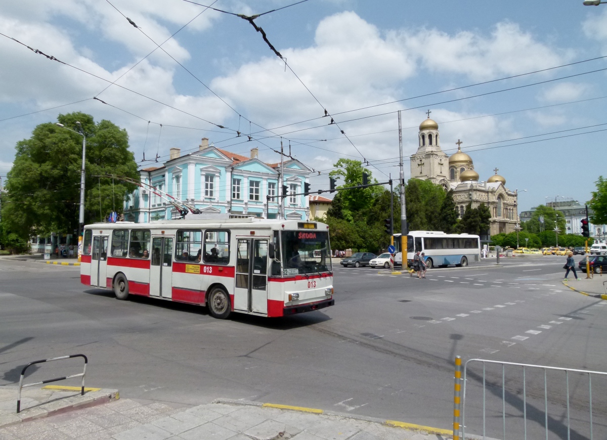 Варна, Škoda 14Tr06 № 013; Варна — Троллейбусные линии и инфраструктура