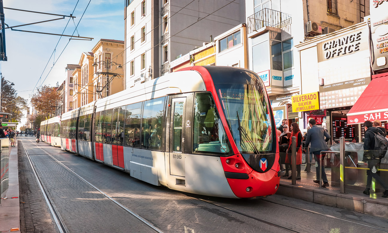 Isztambul, Alstom Citadis 304 — 819