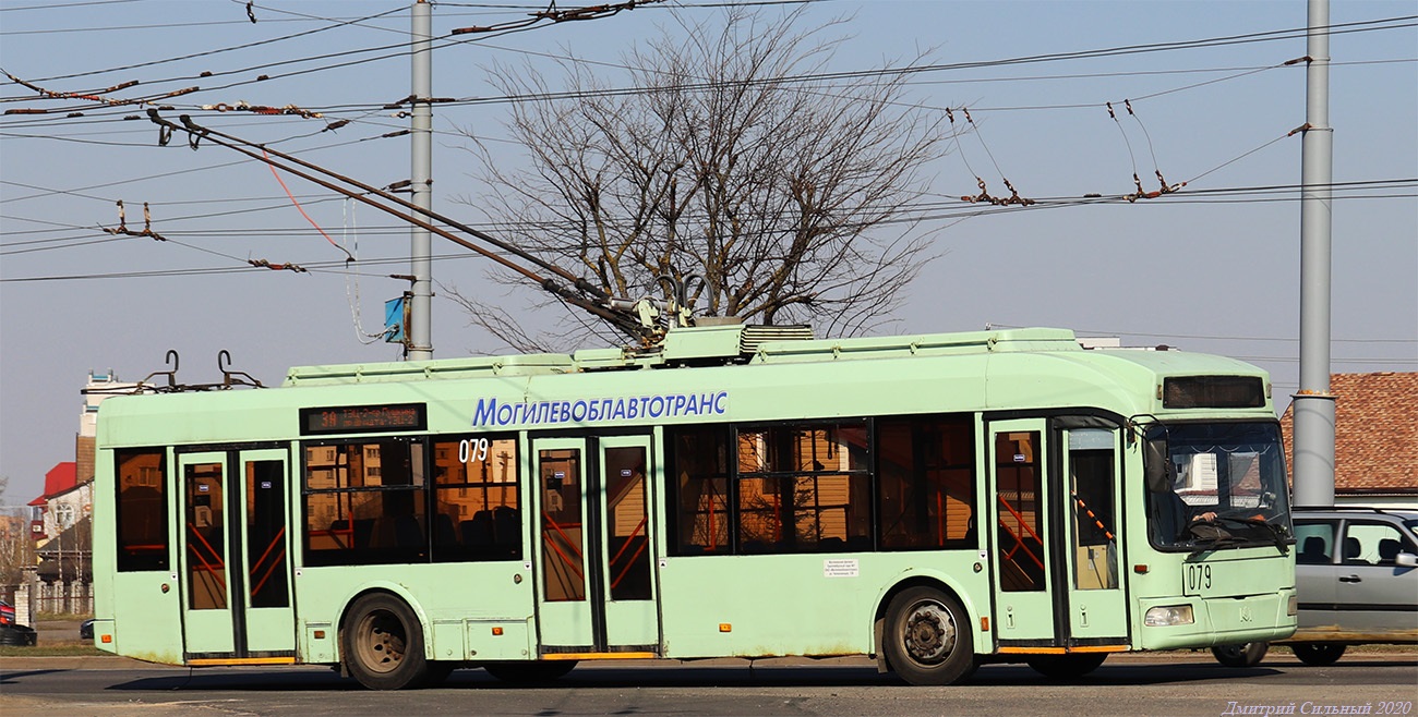 Троллейбус номер 9. Могилёвский тролейбус. Окно троллейбуса. Троллейбус 9 Брест. Памятник троллейбусу Могилев.