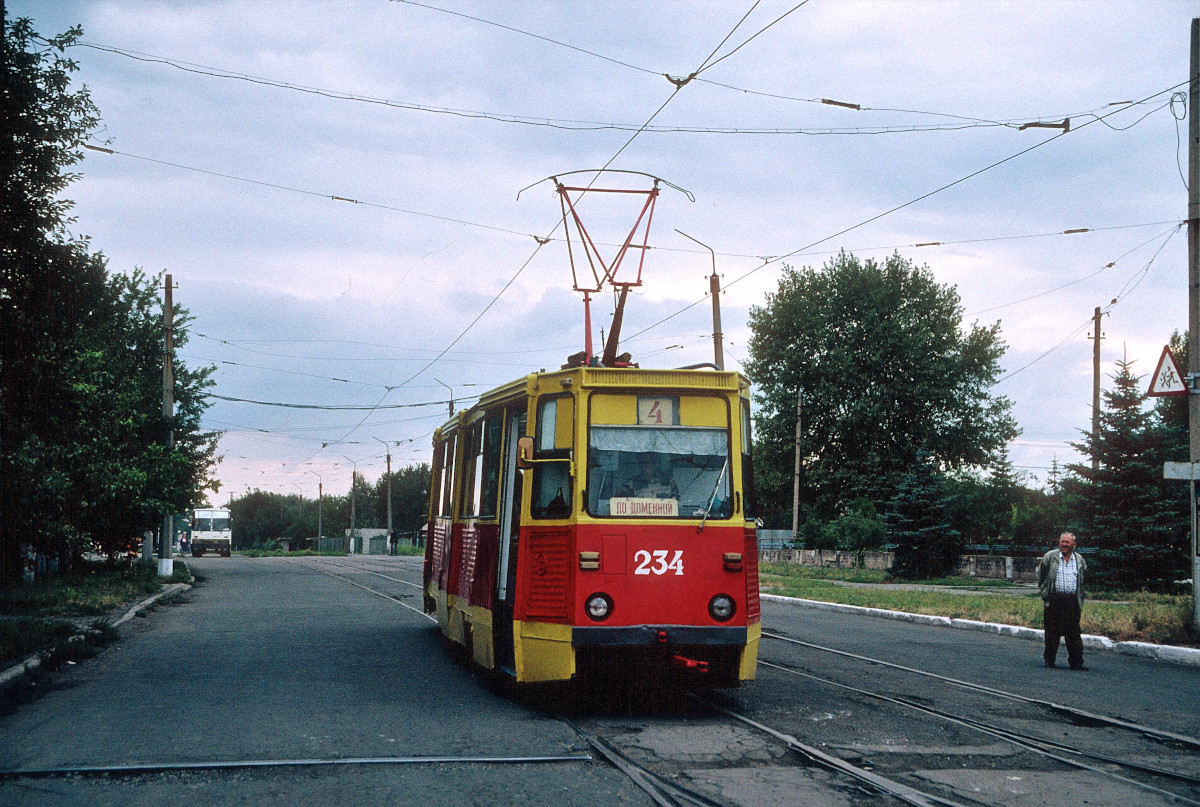 Макіївка, 71-605А № 234; Макіївка — Світлини, що їх зробив Пітер Хезелдайн — 08.2001