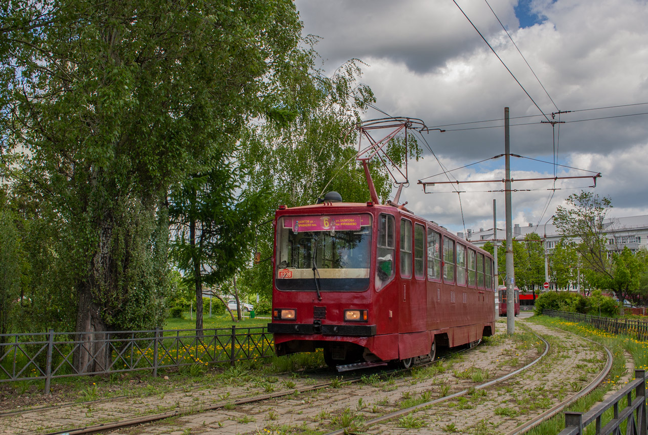 Казань, 71-402 № 1226