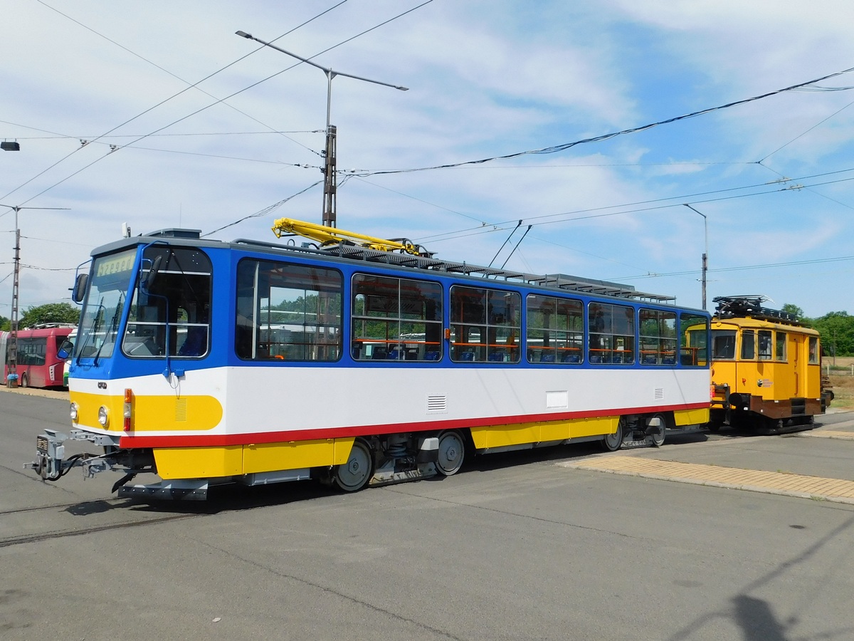 Szeged, Tatra T6A2 # 905; Szeged, Electric locomotive # 03