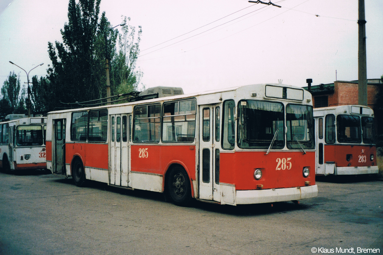 Алчевск, ЗиУ-682В № 285; Алчевск, ЗиУ-682В1 № 283; Алчевск — Старые фотографии: Серии иностранных авторов