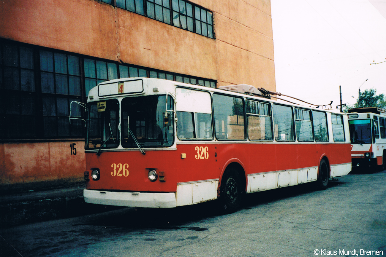 Алчевск, ЗиУ-682В [В00] № 326; Алчевск — Старые фотографии: Серии иностранных авторов