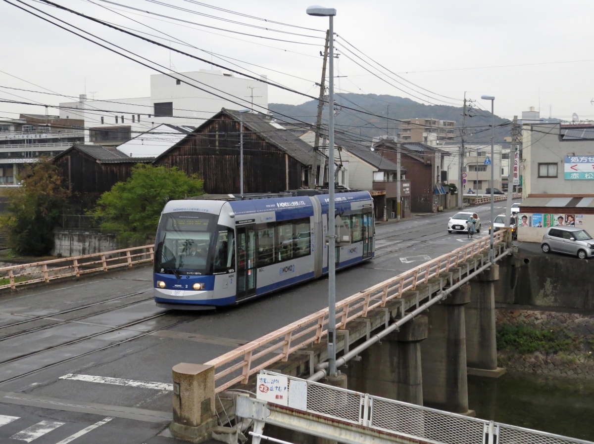 Окаяма, Niigata Transys № 1011