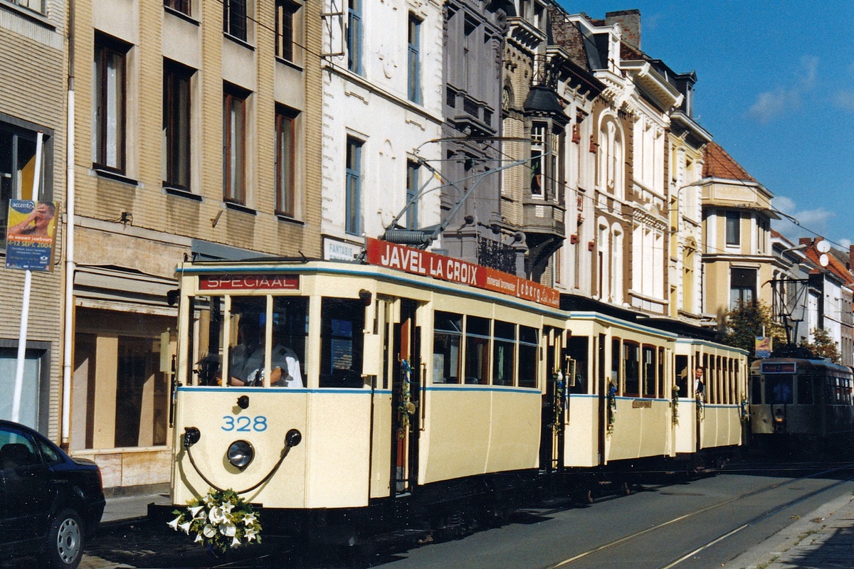 Antwerpen, 3-axle motor car # 328; Gent — Tramparade (12/09/2004) and private excursion (19/09/2004)