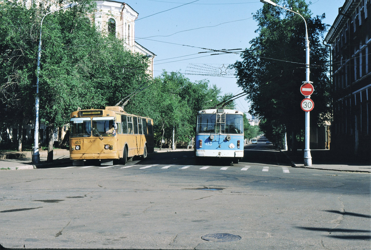 Оренбург, ЗиУ-682В [В00] № 453; Оренбург, ЗиУ-682Г [Г00] № 433