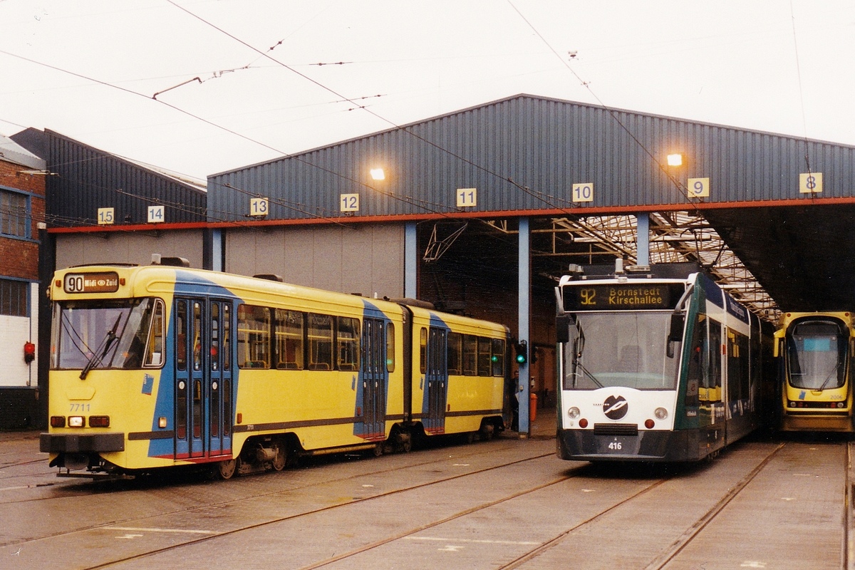 Брюссель, BN PCC серия 7700 № 7711; Потсдам, Siemens Combino № 416; Брюссель — Тестовые прогоны с трамваями из других городов и испытания с собственным брюссельским трамваем.
