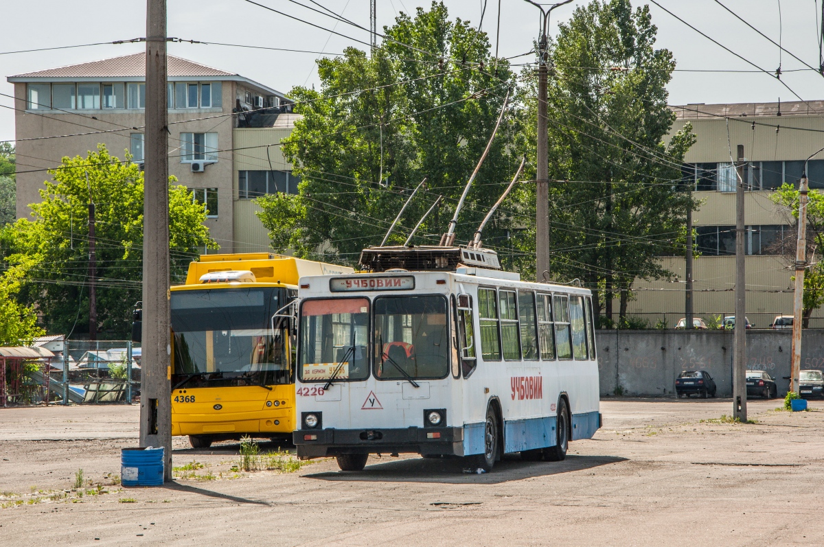 Киев, ЮМЗ Т2 № 4226