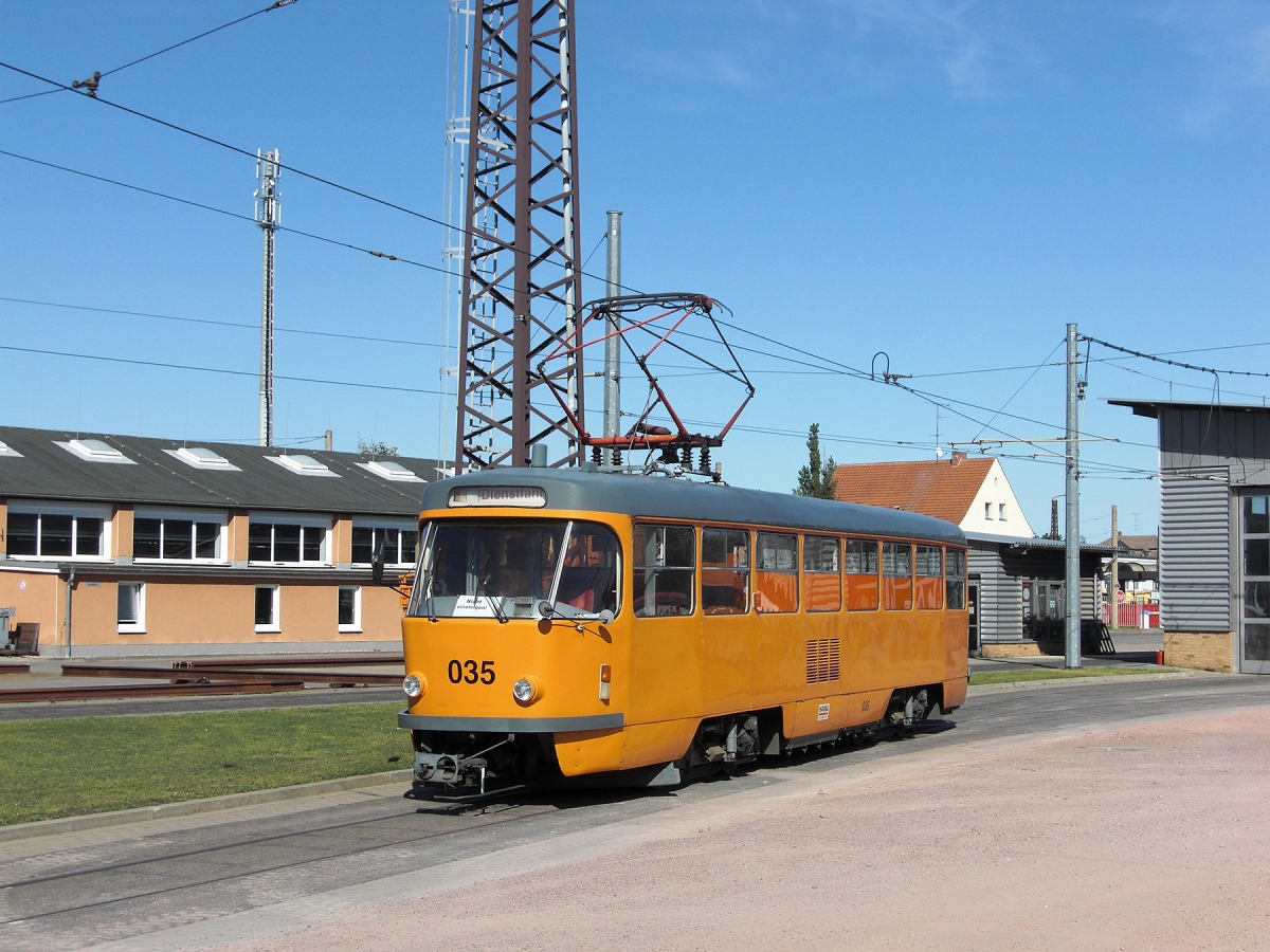 Halle, Tatra T4D № 035