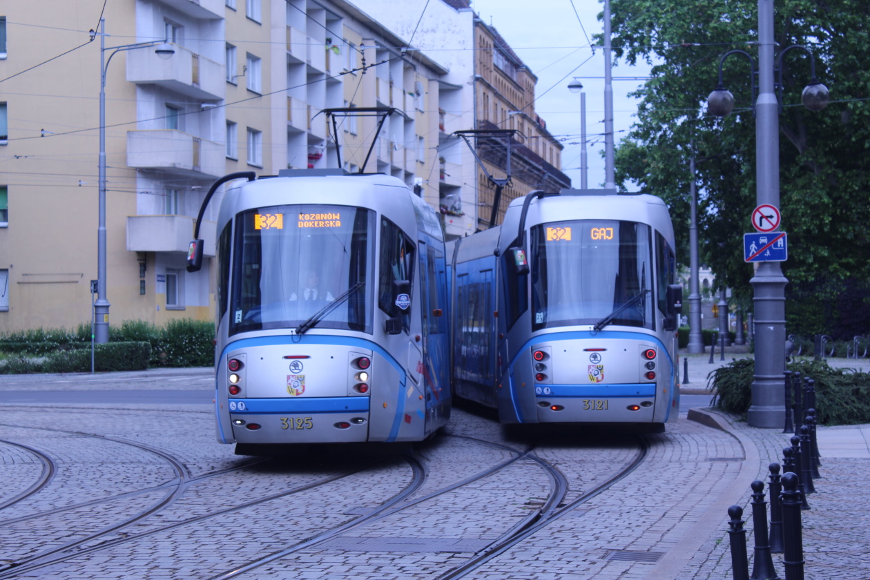 Вроцлав, Škoda 19T Elektra № 3125; Вроцлав, Škoda 19T Elektra № 3121