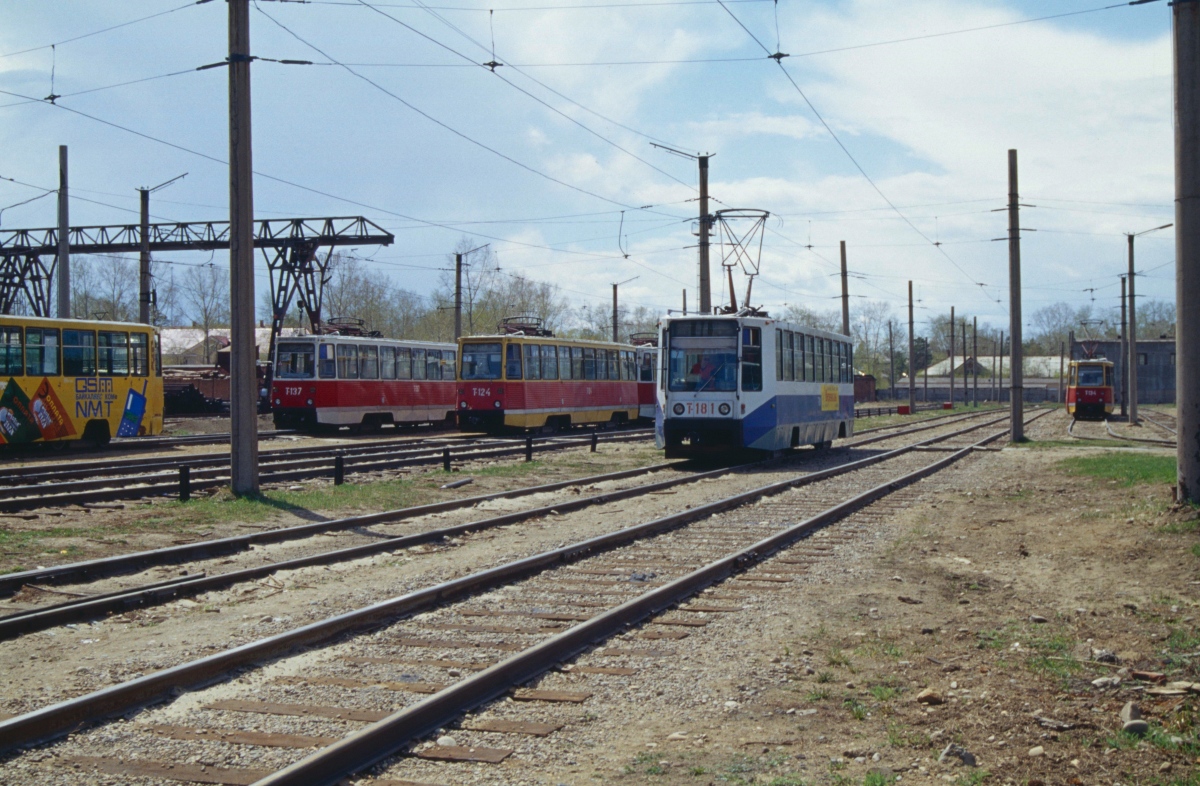 Ангарск, 71-605 (КТМ-5М3) № 137; Ангарск, 71-605 (КТМ-5М3) № 124; Ангарск, 71-608К № 181