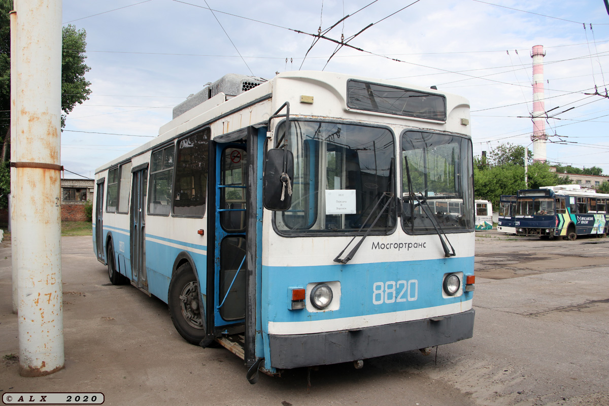 Воронеж, ЗиУ-682ГМ1 (с широкой передней дверью) № 8820