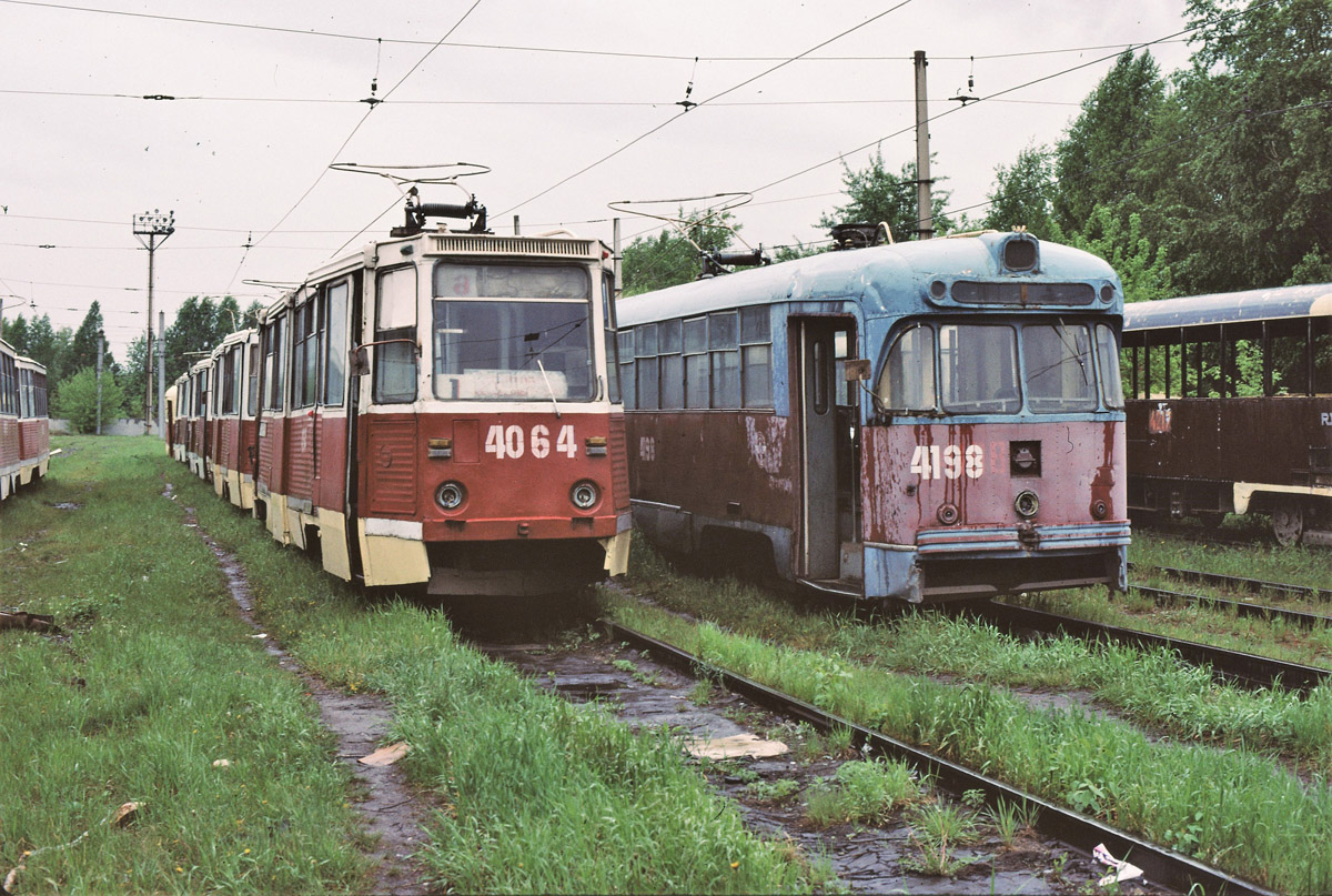 Novosibirsk, 71-605A № 4064; Novosibirsk, RVZ-6M2 № 4198